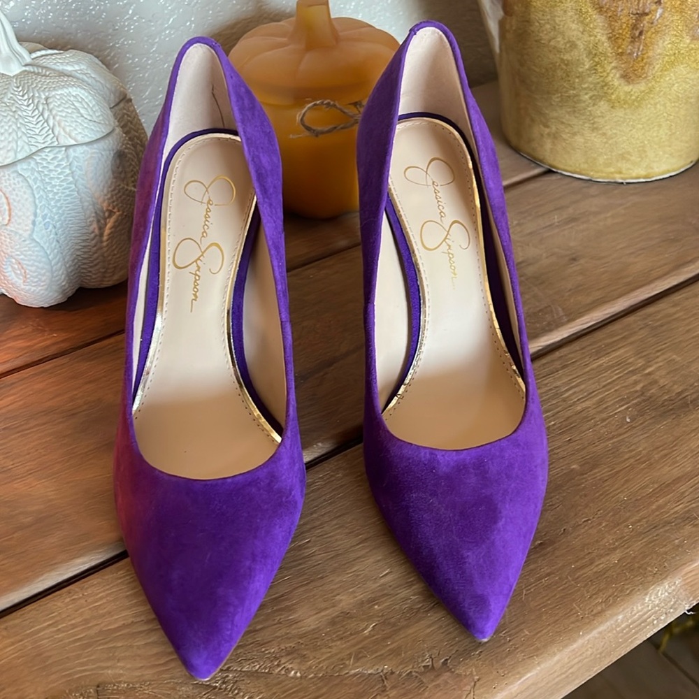Womens pumps